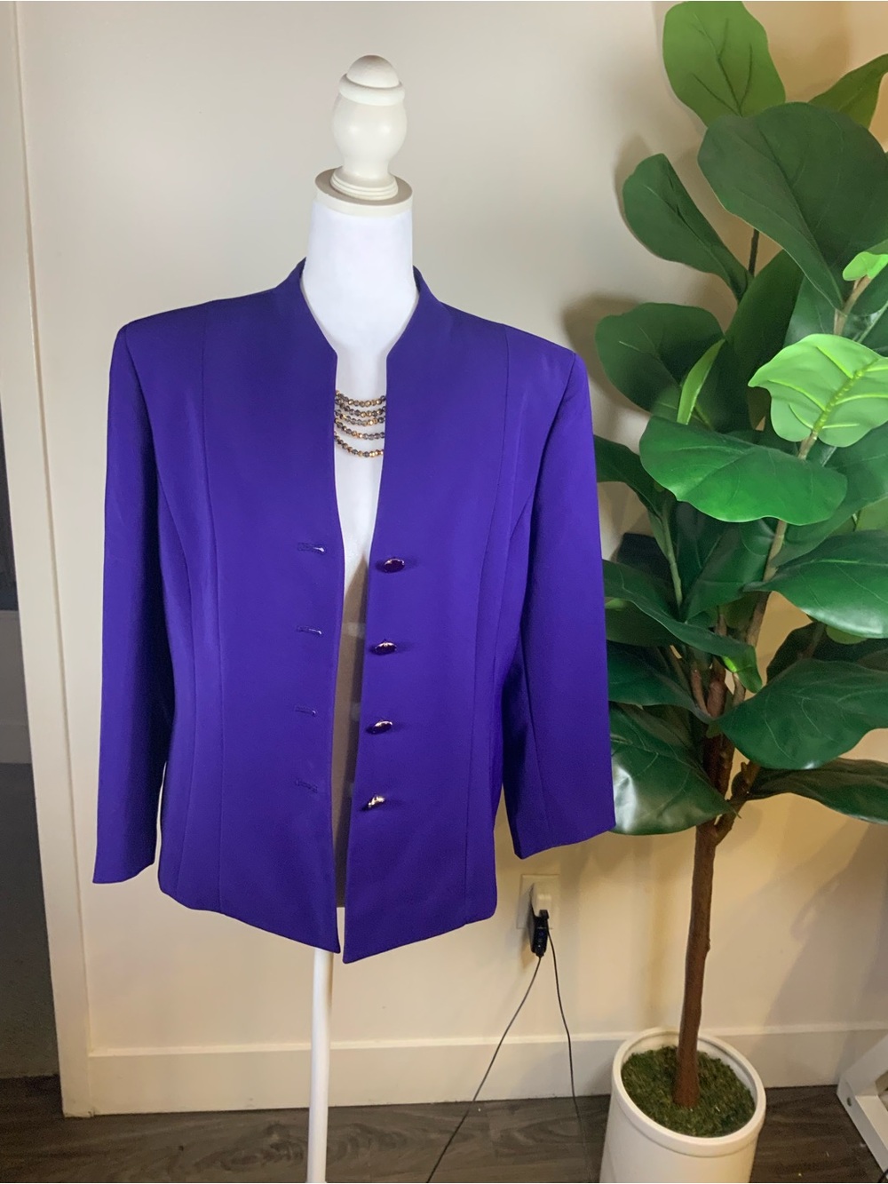 Le Suit Vibrant Purple Collarless Button Blazer